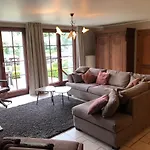 Au Coeur Des Collines, Charmette Casa de Férias *